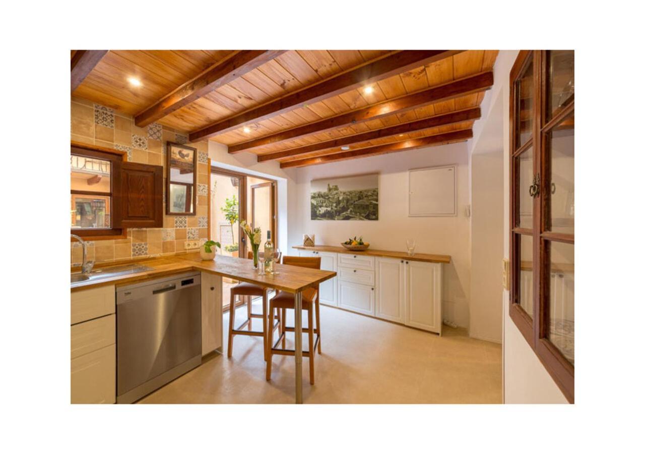 Boutique Hostal "Born53" Im Stadtkern Von Llucmajor, Mallorca Aparthotel Llucmajor  Bagian luar foto