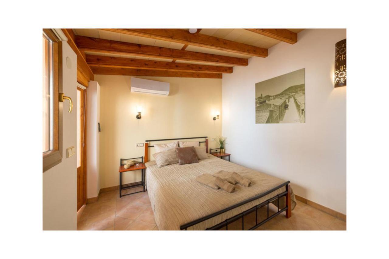 Boutique Hostal "Born53" Im Stadtkern Von Llucmajor, Mallorca Aparthotel Llucmajor  Bagian luar foto