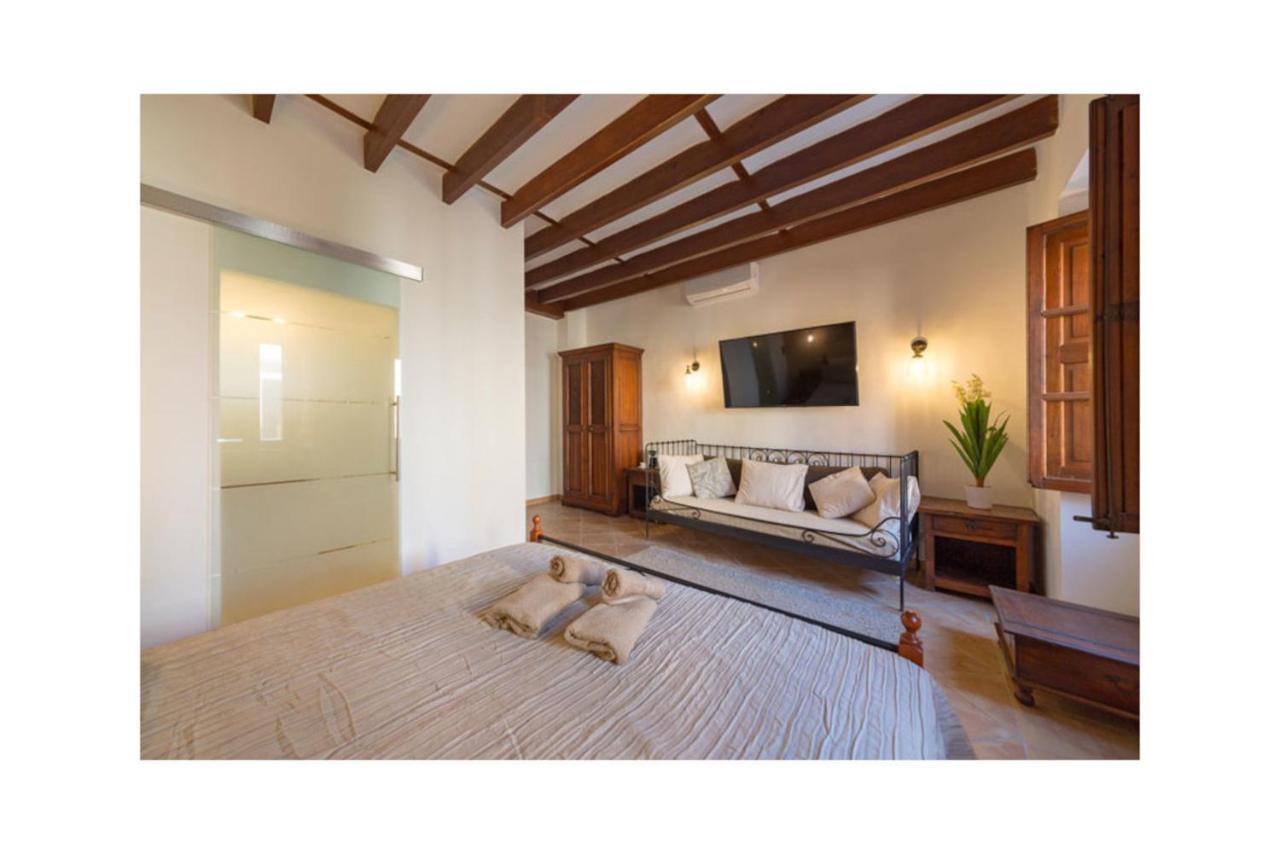 Boutique Hostal "Born53" Im Stadtkern Von Llucmajor, Mallorca Aparthotel Llucmajor  Bagian luar foto