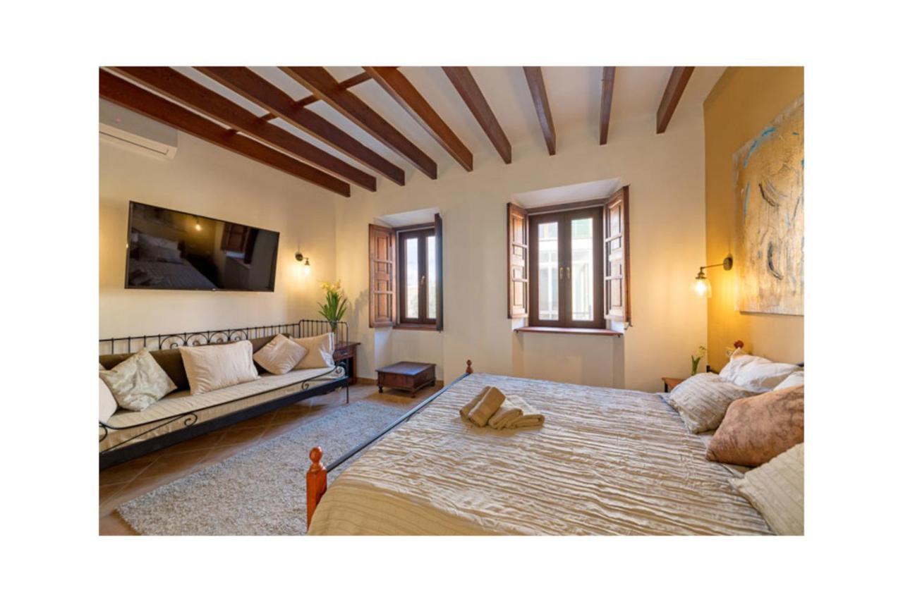Boutique Hostal "Born53" Im Stadtkern Von Llucmajor, Mallorca Aparthotel Llucmajor  Bagian luar foto