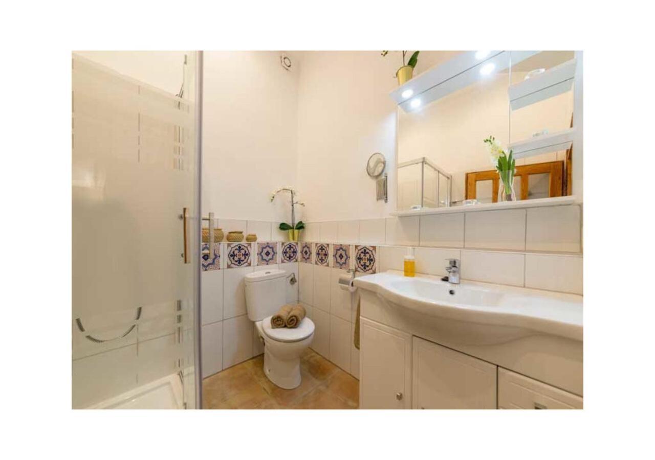 Boutique Hostal "Born53" Im Stadtkern Von Llucmajor, Mallorca Aparthotel Llucmajor  Bagian luar foto